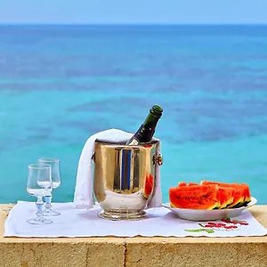Be Mediterraneo, In Centro Sul Mare - In The Center Front - 80 Mq Apartment